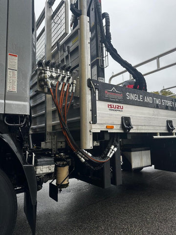 Crane mounted on ISUZU NPR