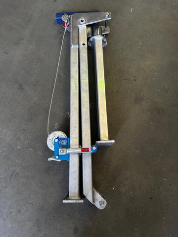 Roof top tent lift