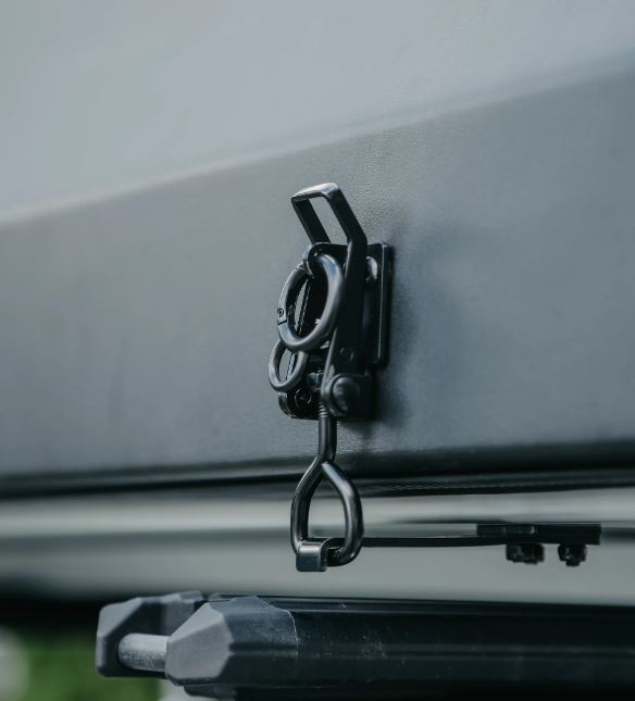 Armourdillo Hard Shell Rooftop Tent